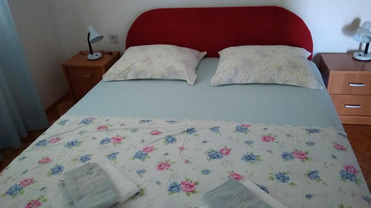 Apartment For 6 In Makarska Centar Exterior foto