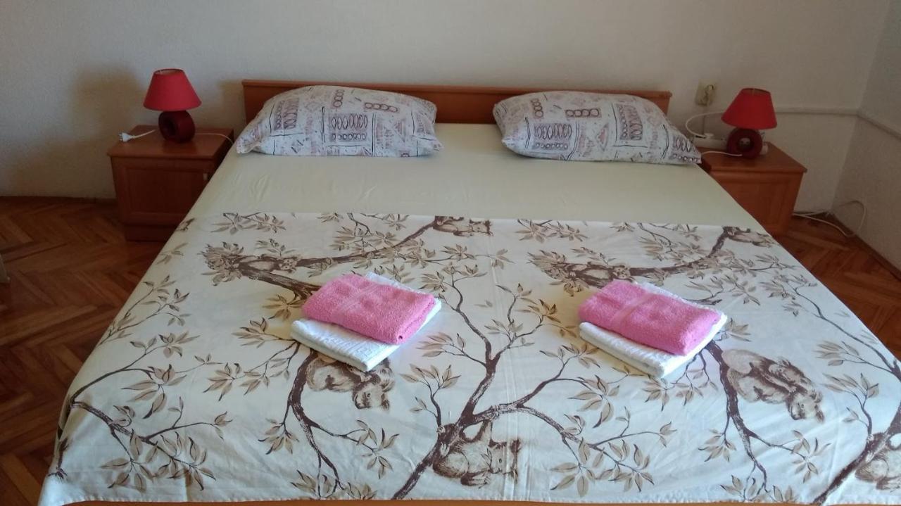 Apartment For 6 In Makarska Centar Exterior foto
