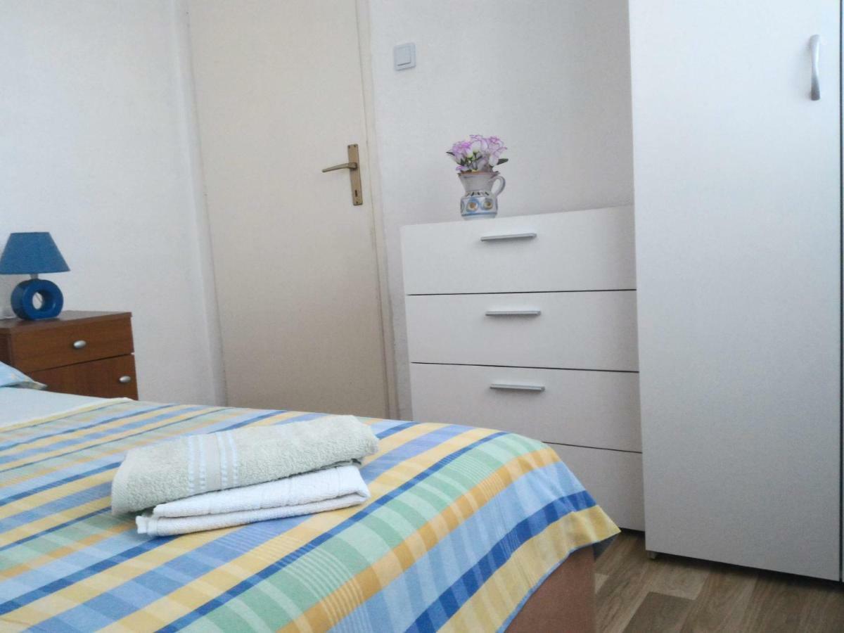 Apartment For 6 In Makarska Centar Exterior foto