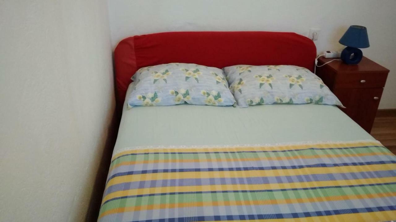 Apartment For 6 In Makarska Centar Exterior foto