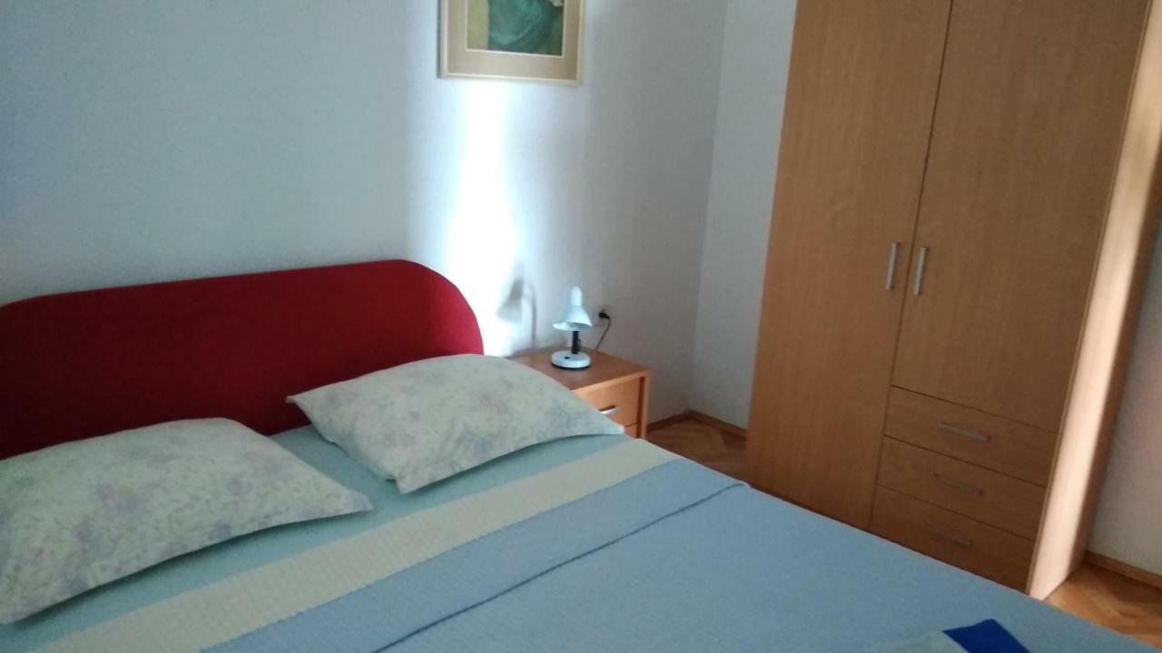 Apartment For 6 In Makarska Centar Exterior foto